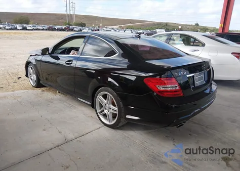 2014 Mercedes-Benz C 250 из США, поврежденный, VIN WDDGJ4HB9EG196288